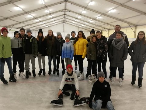 A téli sportok sorát a korcsolyázással indítottuk!